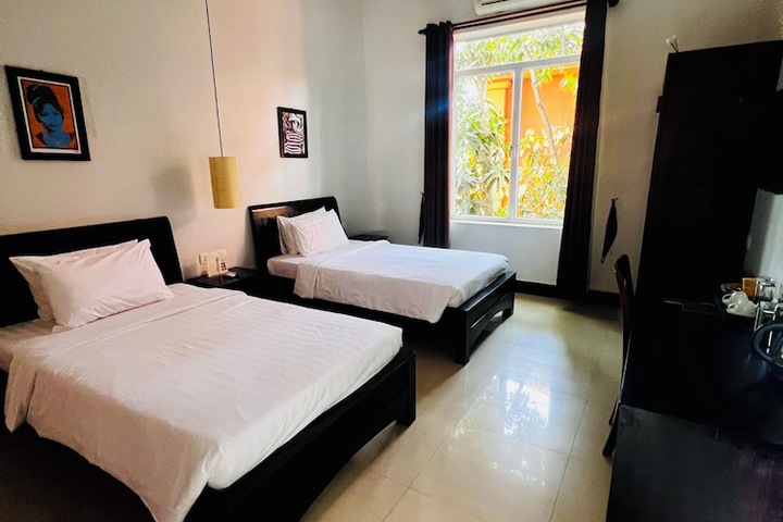 Room 50 of 174