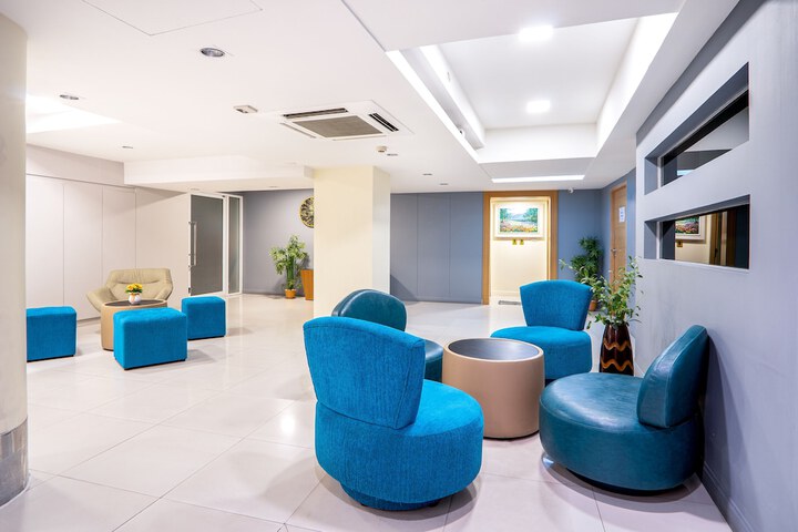 Entrance & Lobby