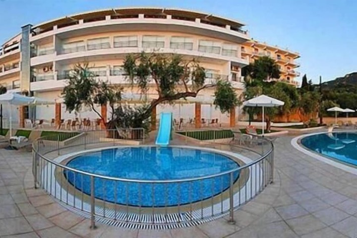 Hotel with Pool