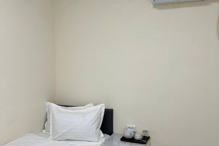 Room 4 of 20