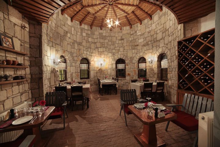 Dining 72 of 123