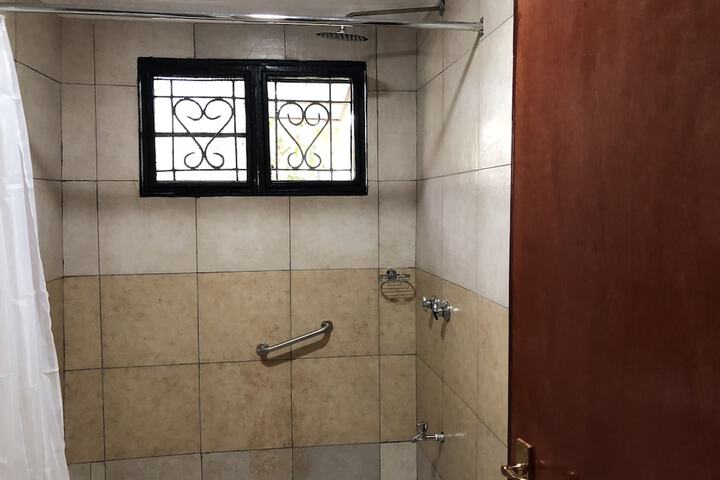 Room 21 of 32