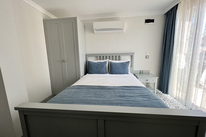 Room 16 of 107