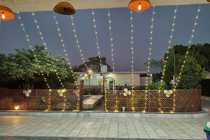 Hotel Exterior 34 of 37