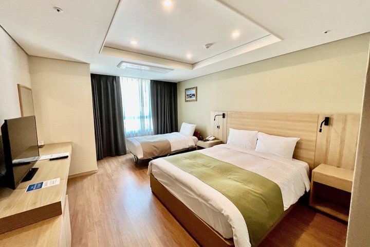 Room 9 of 72