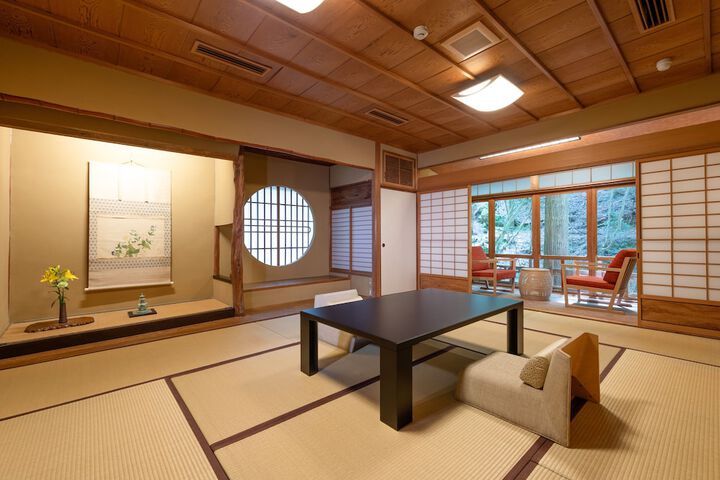 Room 4 of 80