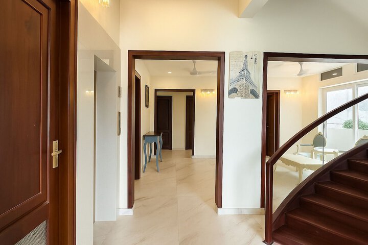 Room 27 of 47
