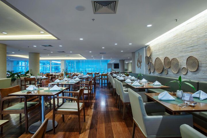 Dining 83 of 130