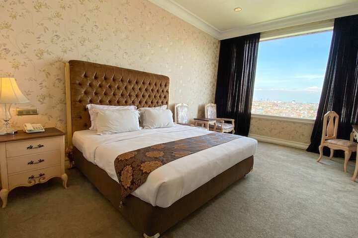 Room 7 of 35