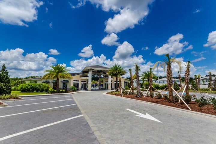 Property Grounds 76 of 79