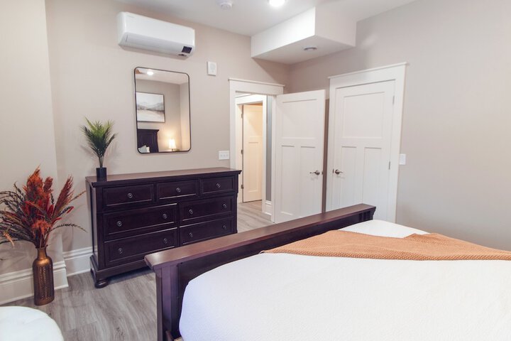 Room 9 of 38