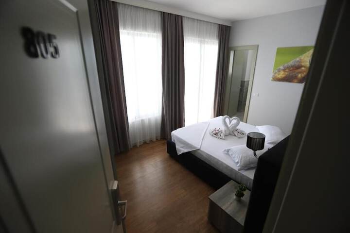 Room 14 of 66