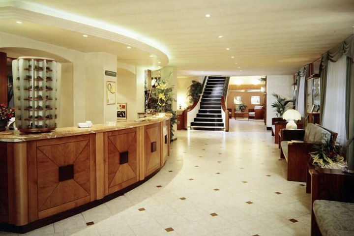Hotel 2 of 56