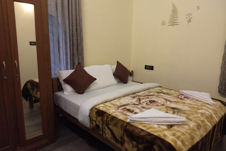 Room 3 of 12
