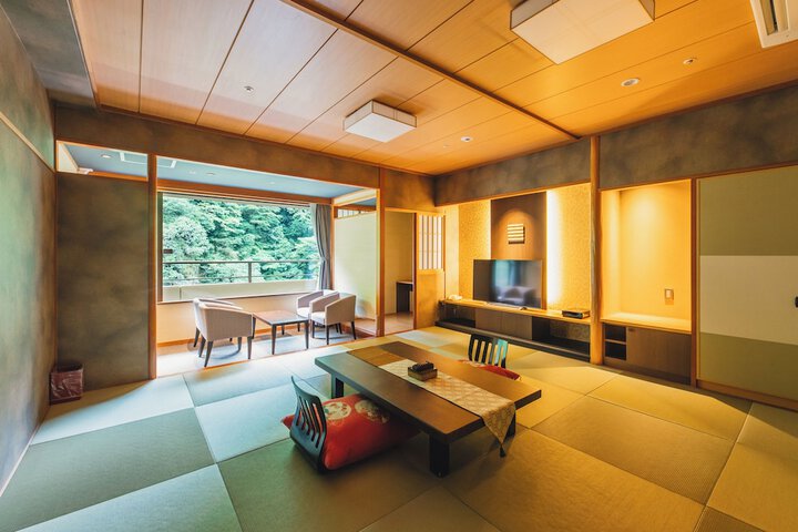 Room 9 of 48