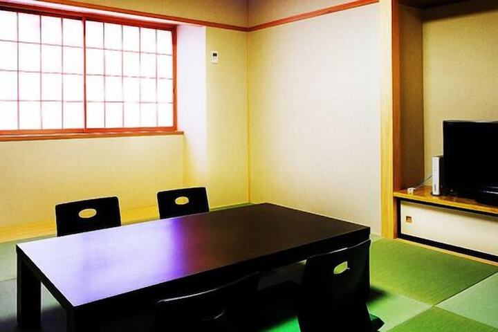 Room 21 of 36