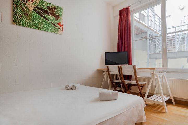 Room 3 of 13
