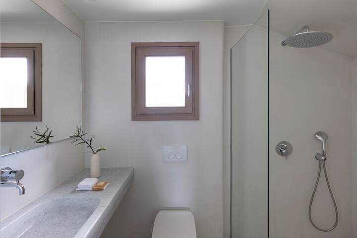 Room 63 of 84