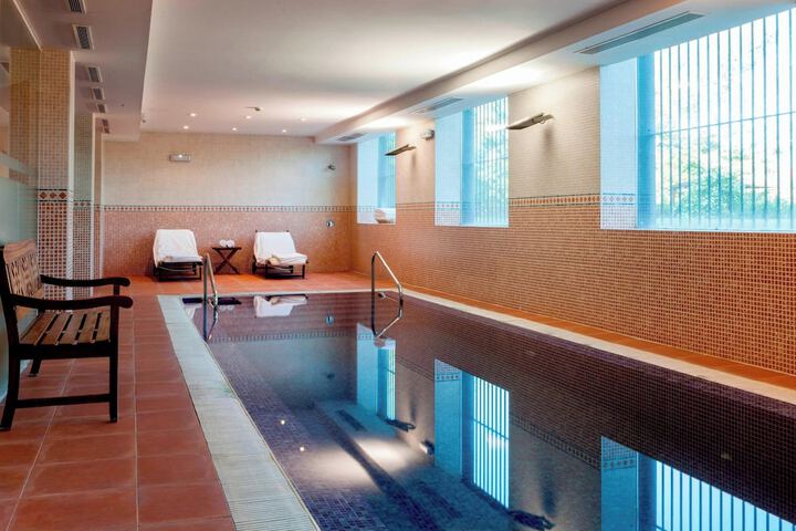 Hotel with Pool