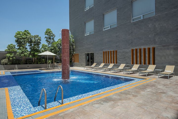 Pools & Facilities