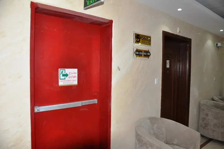 Room 13 of 18