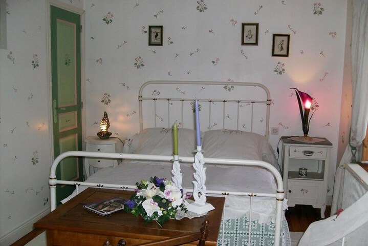 Room 12 of 40