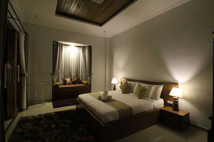 Room 7 of 34