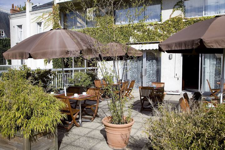Terrace/Patio 21 of 22