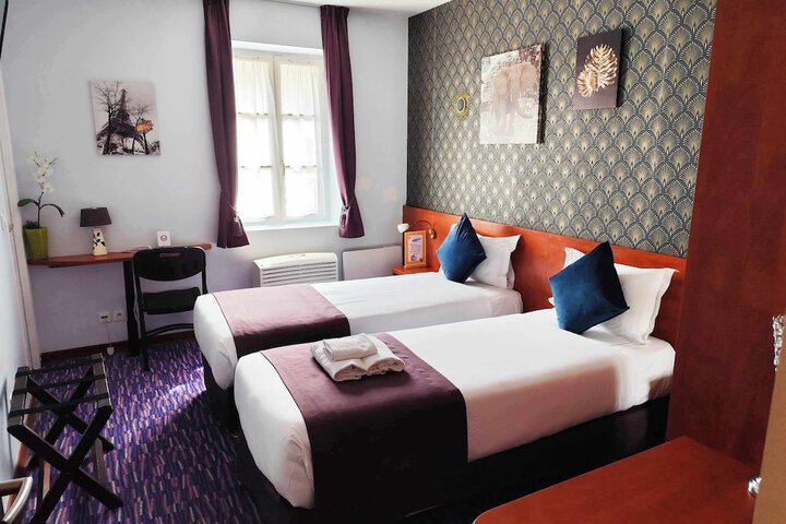 Room 10 of 40