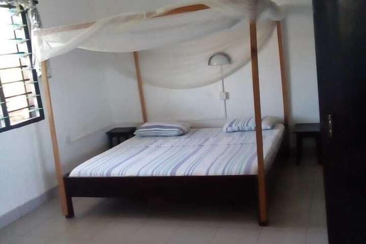 Room 5 of 15