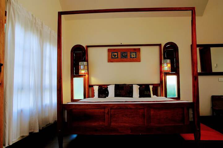 Room 2 of 12