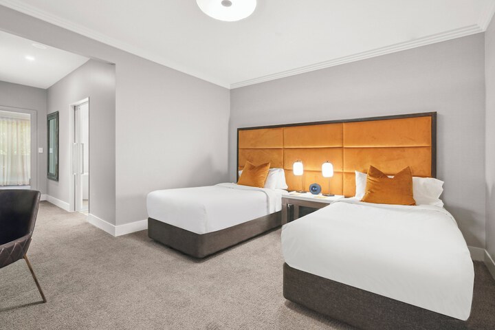 Room 42 of 156