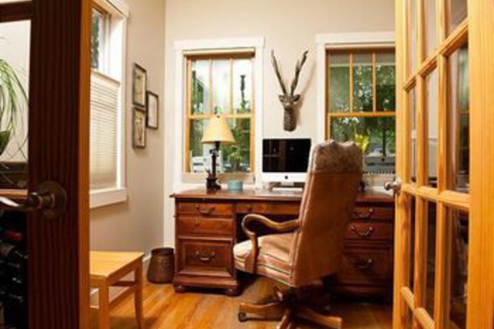 Business Center 7 of 29