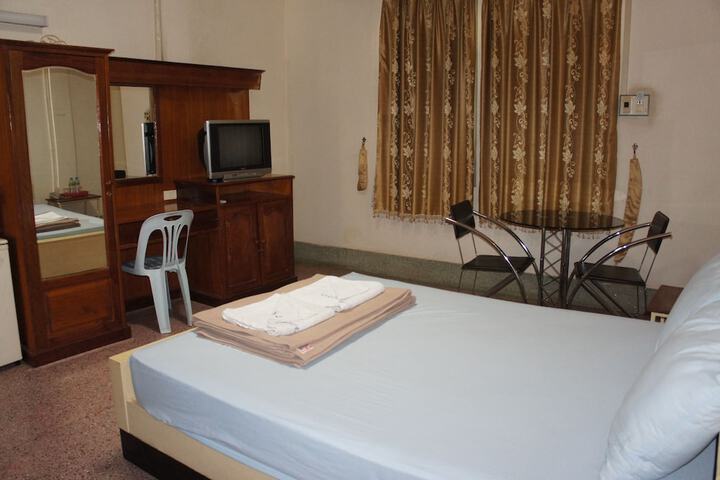 Room 17 of 32
