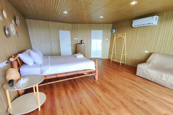 Room 22 of 65
