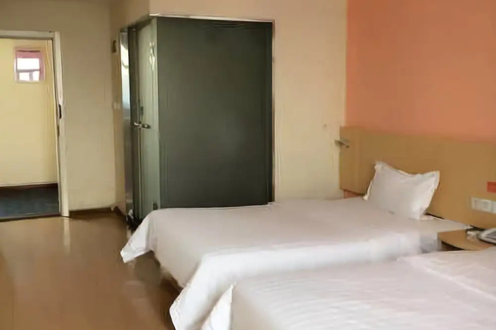 Room 16 of 20