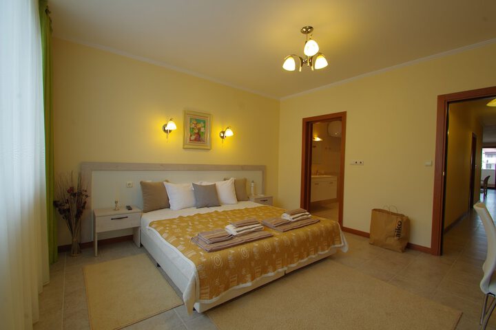 Room 10 of 61
