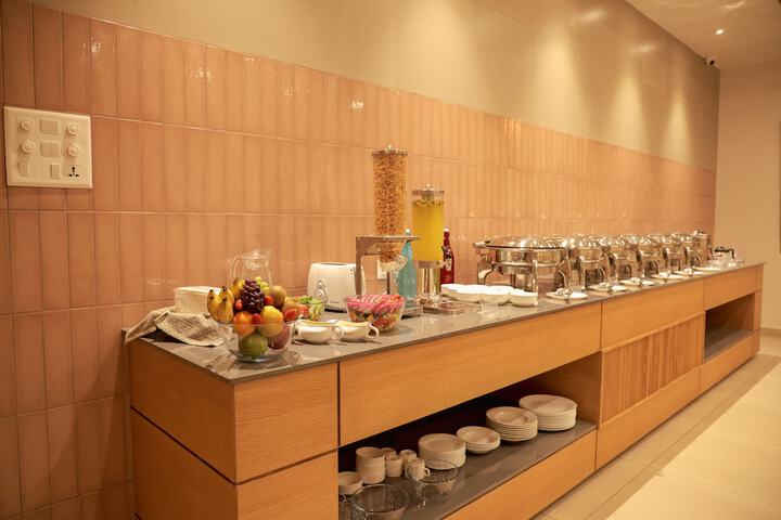 Breakfast/Coffee Service 17 of 45