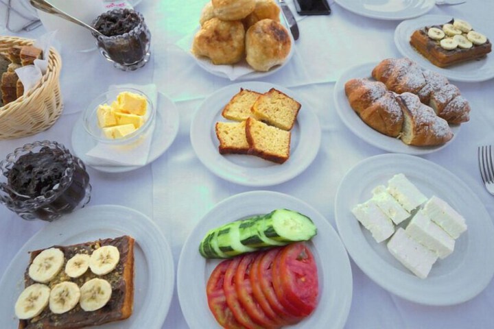 Breakfast/Coffee Service 6 of 9