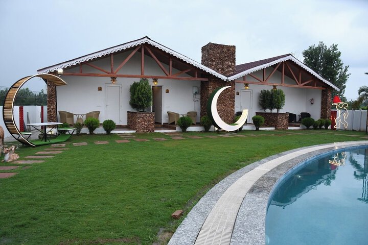 Hotel Exterior 49 of 61