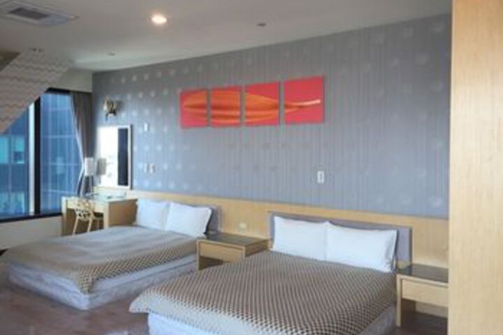 Room 7 of 73