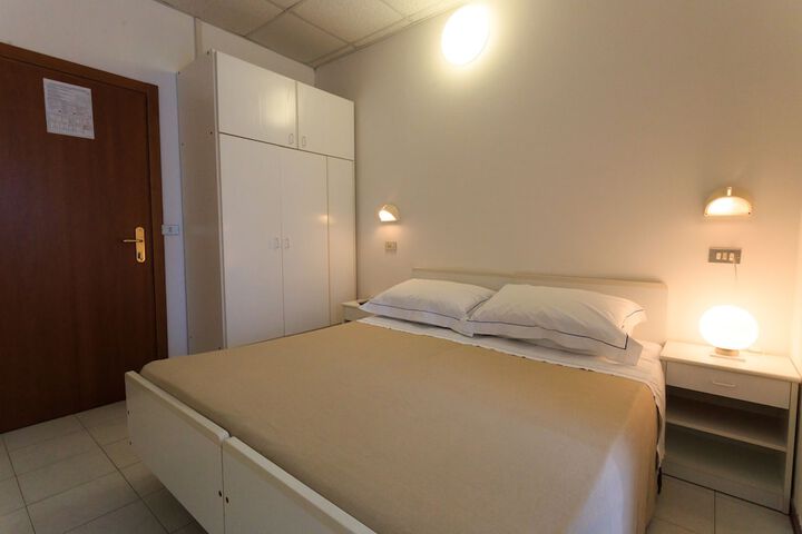 Room 17 of 55