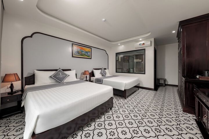 Room 9 of 24