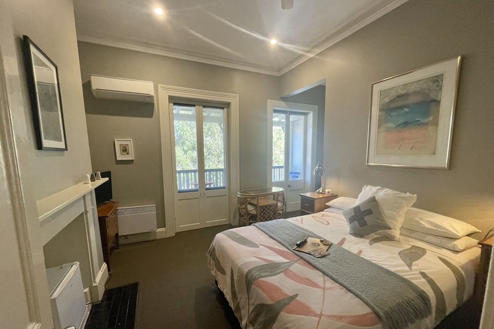 Room 60 of 151