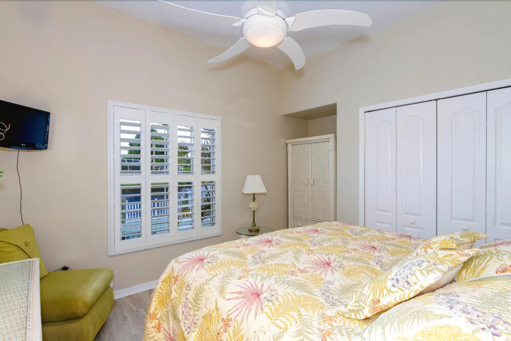 Room 4 of 15
