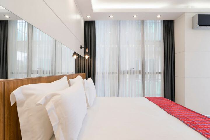 Room 6 of 38