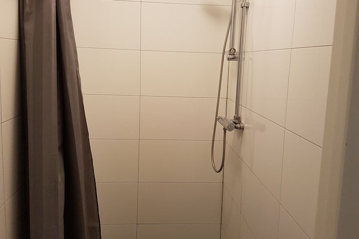 Room 32 of 49