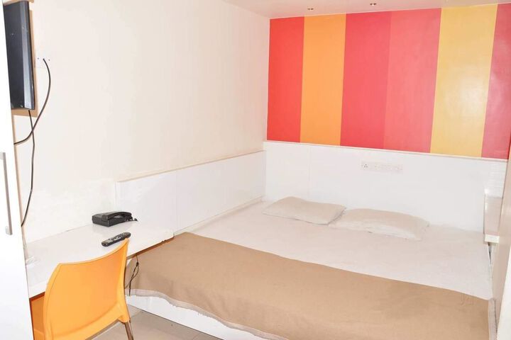Room 14 of 15