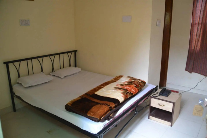 Room 3 of 16
