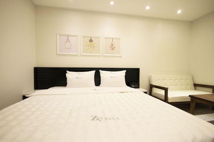 Room 15 of 22